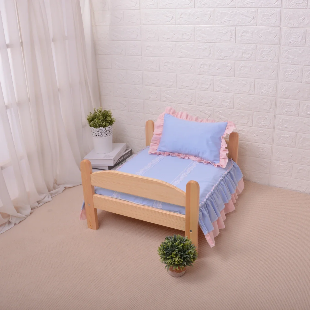 Pine-Composite Dog Bed with Cotton Bedding - Image 5